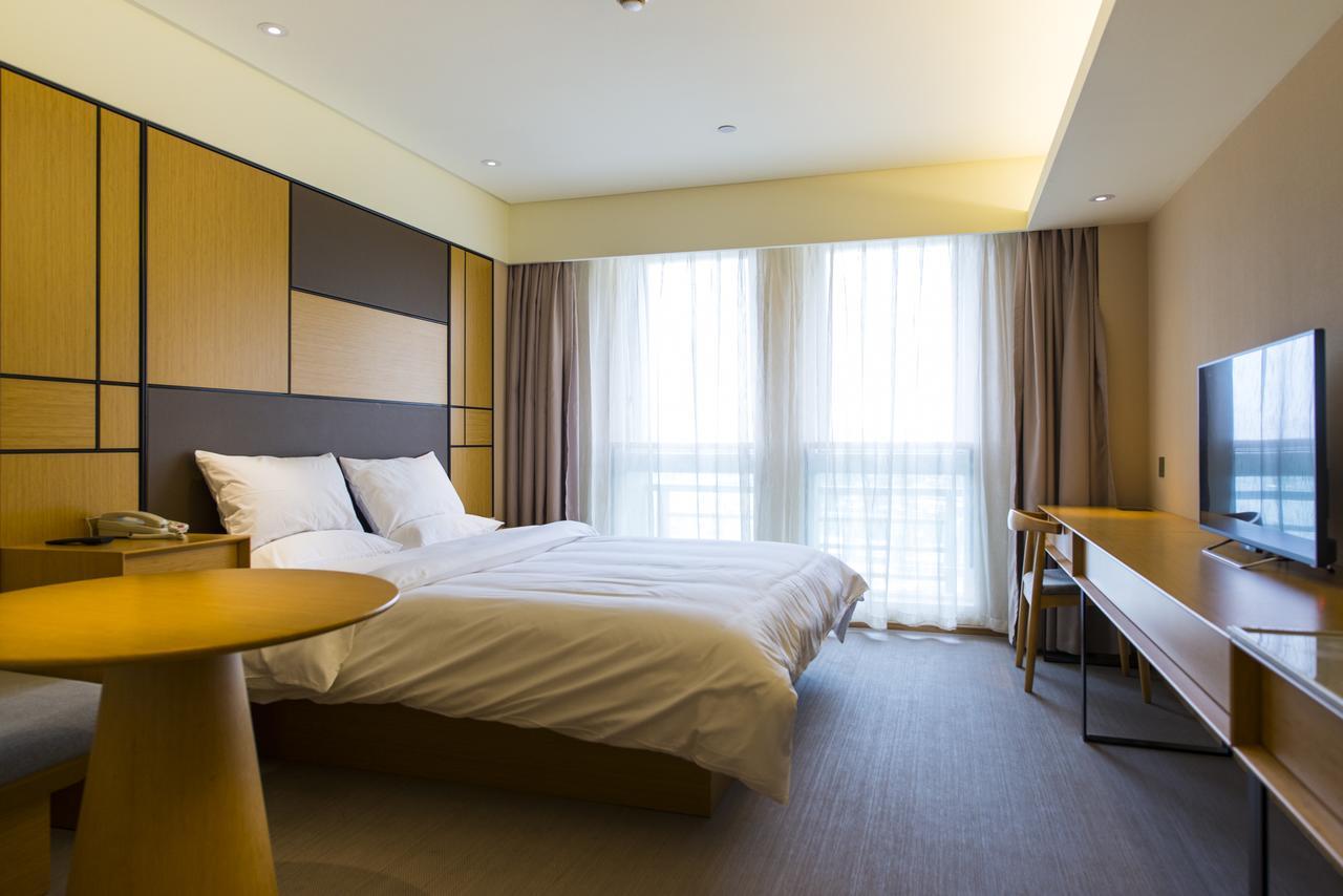 Ji Hotel Shanghai Hongqiao Transport Hub Linkong Zone Екстер'єр фото